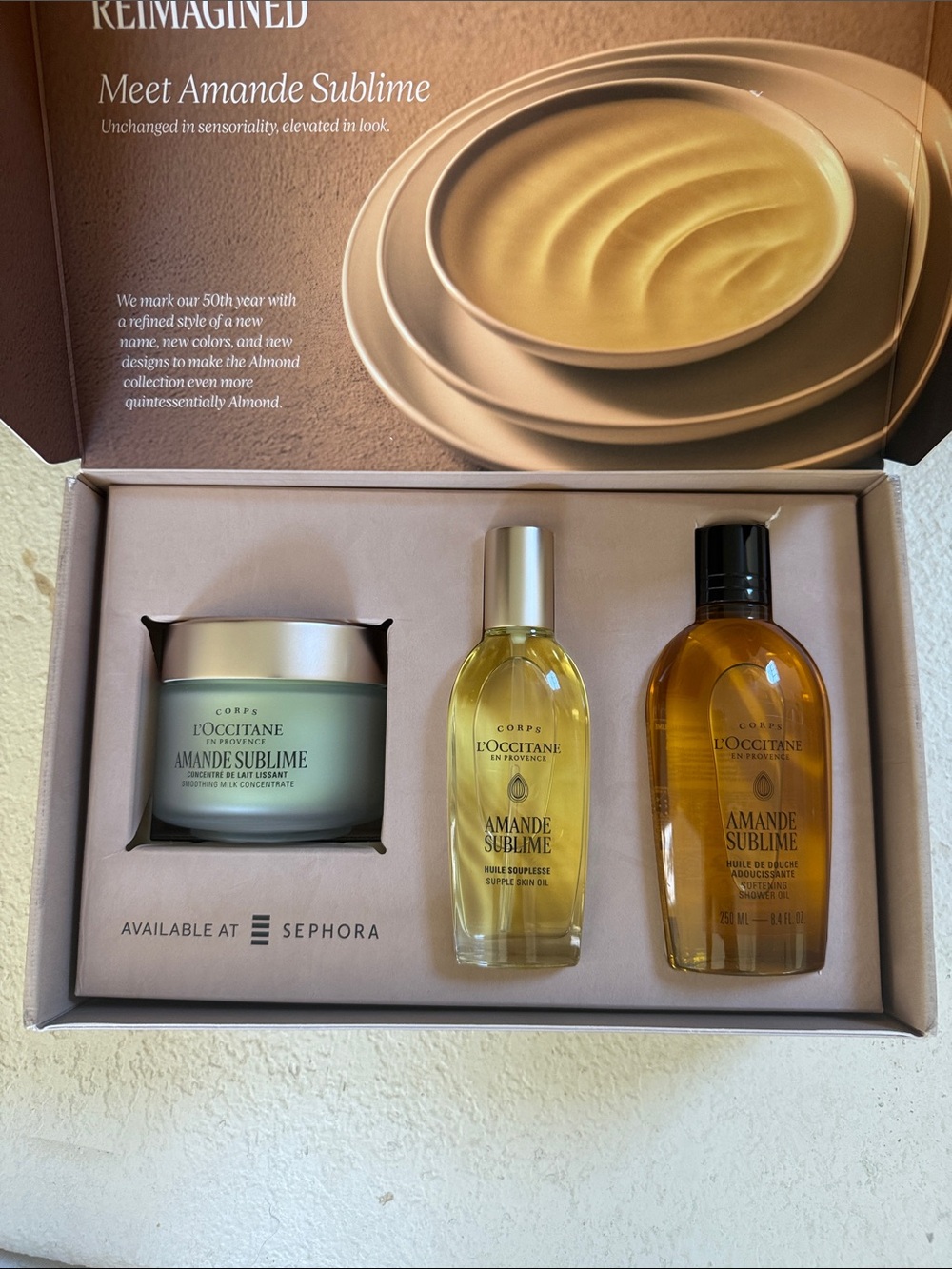 L'Occitane Amande Sublime Gift Set — Golden & Cream Almond Body Care